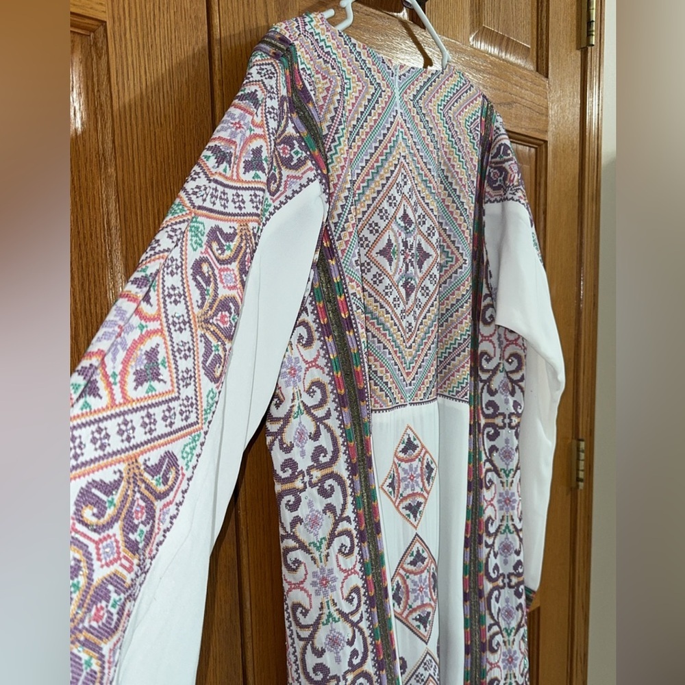 Palestinian Thobe White Purple Lilac Plus Size 5 / 2X Embroidered Formal Gown - Picture 12 of 16